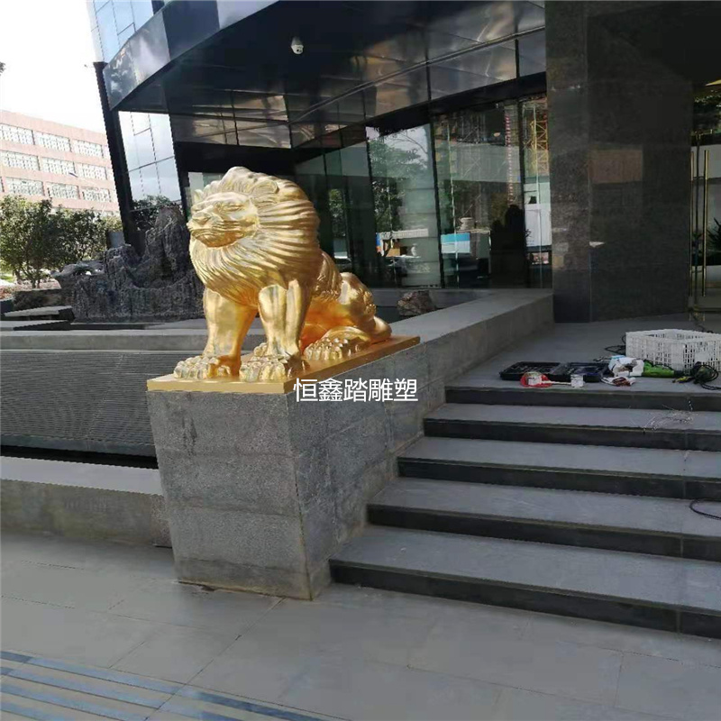 云南昆明办公大楼门口装饰锻铜狮子雕塑厂家报价_锻铜狮子