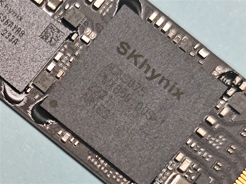 首秀就冲上PCIe 4.0 SSD巅峰！Solidigm P44 Pro 1TB评测：缓外也有1.4GB_加载_08